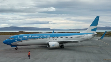 paro de pilotos de aerolineas argentinas: 150 vuelos y 15 mil pasajeros afectados