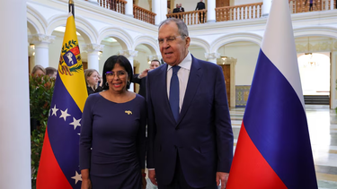 rusia respalda a delcy rodriguez y desafia la accion militar de ee. uu. en caracas