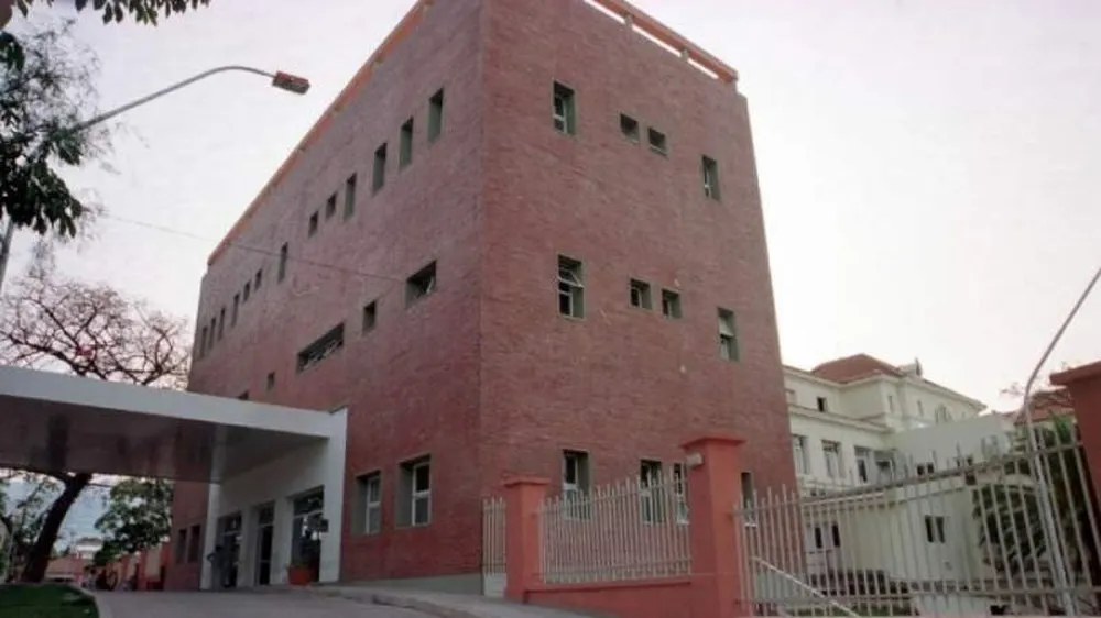 El Hospital de Niños gestiona la derivación de una niña en estado delicado a un centro especializado