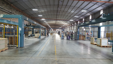 brutal indiferencia: un operario murio en la fabrica del presidente de la uia y se negaron a parar la produccion