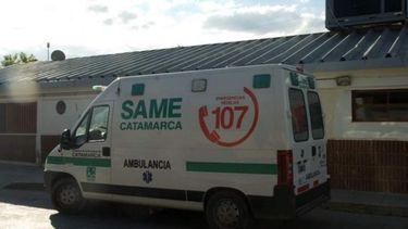 Un motociclista chocó con una combi y resultó herido