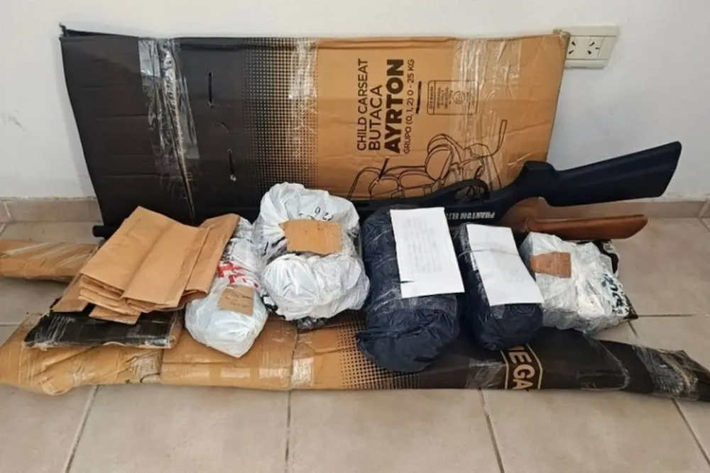 Un estudiante amenazó con matar a tiros a docentes y hallaron armas en su casa