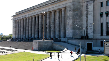 el oficialismo ratifico que las universidades nacionales pueden cobrarles a estudiantes extranjeros