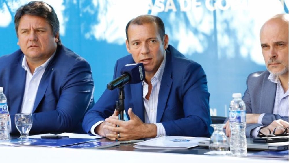 Neuquén. El gobernador Omar Gutiérrez anunció la fecha ante la prensa.