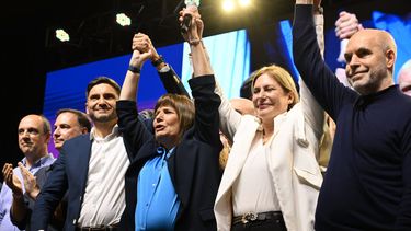 Festejos. Bullrich se mostró con el flamante gobernador de Santa Fe, Maximiliano Pullaro.&nbsp;