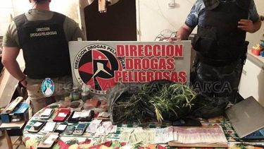 Desbarataron dos puntos de venta de drogas
