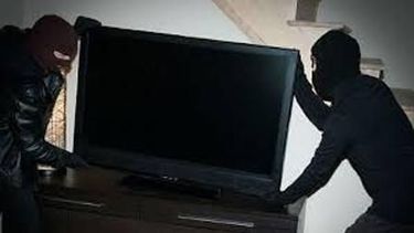Compró dos led y se los robaron a punta de pistola