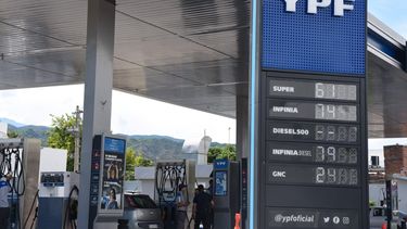 YPF se sumó a los aumentos en el precio de los combustibles