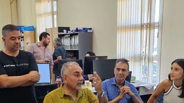Reunión. El ingeniero Rafael Toledo asesorará al grupo de arquitectos que trabajará en el proyecto.