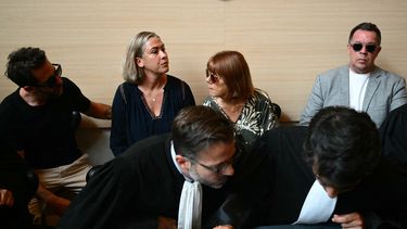 comenzo en francia un megajuicio contra 51 acusados de violacion