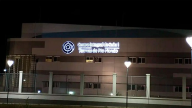un joven fue apunalado durante una pelea a la salida de un boliche: hay 4 detenidos