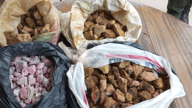 Operativo. 37 kilos de rodocrosita fueron secuestrados.