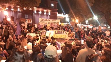 bajo la consigna ni una menos, catamarca marcho contra la violencia de genero