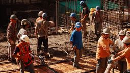 El empleo privado se redujo en julio y la tasa de despidos alcanzó el valor más alto para el mes desde 2016 El empleo privado se redujo en julio y la tasa de despidos alcanzó el valor más alto para el mes desde 2016