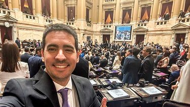 quien es adrian ravier, el nuevo vocero presidencial