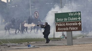 Militares y fuerzas de seguridad retoman el control de los edificios gubernamentales en Brasilia