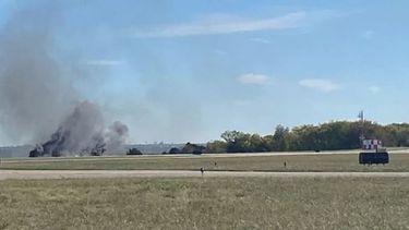 Dos aviones chocaron en el aire durante una exhibición en Dallas