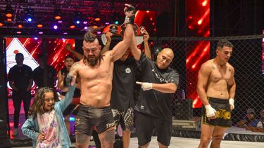 Diego León Robledo ganó en El Rodeo Fighting