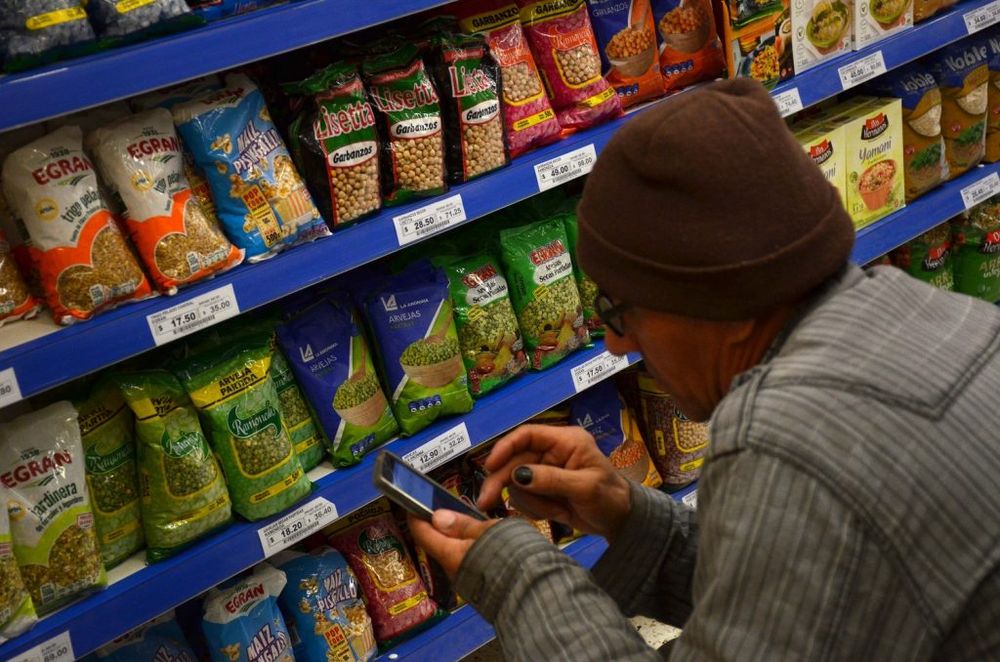 nqn-dolar-impacta-en-las-gondolas-del-supermercado-MES_2238-1024x678.jpg