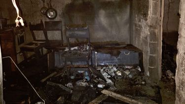 incendio en la cruz negra: un hombre sufrio quemaduras de segundo grado y perdio su vivienda