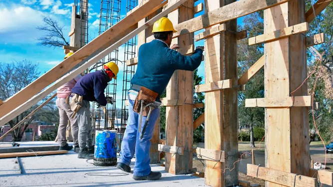 Un modelo que ajusta, fragmenta y endeuda, esta película ya la vimos