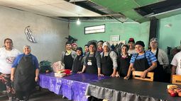 Esfuerzo propio asiste a 100 familias