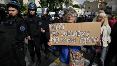 los jubilados anunciaron una marcha para manana contra el veto de javier milei
