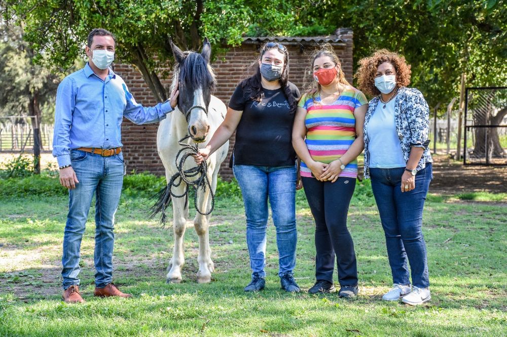 Entrega. Equinoterapia Catamarca recibió su primer caballo.
