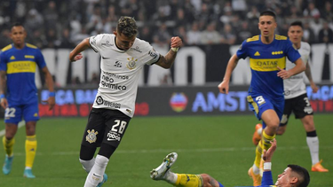 rossi atajo un penal y boca rescato un empate ante corinthians