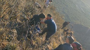 rescataron a siete personas en la quebrada el naranjo, fray mamerto esquiu