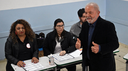 Lula emitió su voto