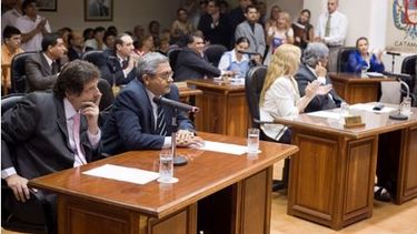 piden que funcionarios paguen el aporte solidario