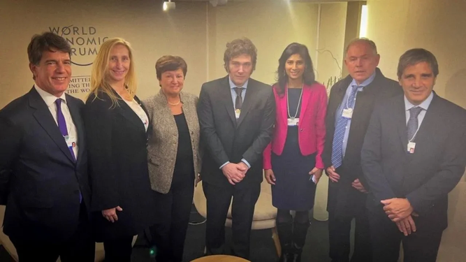 Javier Milei vuelve a la Argentina tras su viaje al Foro de Davos