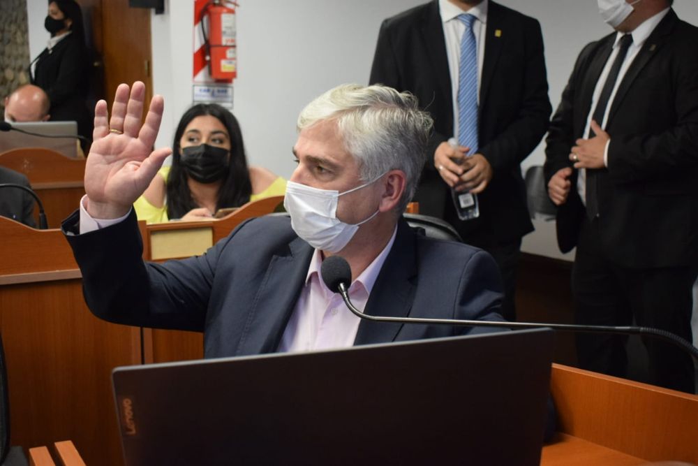 Diputado. Lobo Vergara criticó la política minera