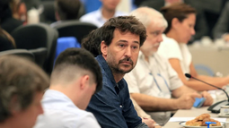 Santiago Mitre: El cine no pide plata, pide que se mantenga la ley que le permite autofinanciarse