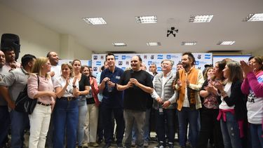 Diez puntos. El peronismo obtuvo una importante ventaja sobre la oferta libertaria en la capital.