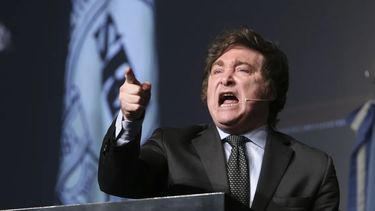Milei, contra el Grupo Clarín en las redes