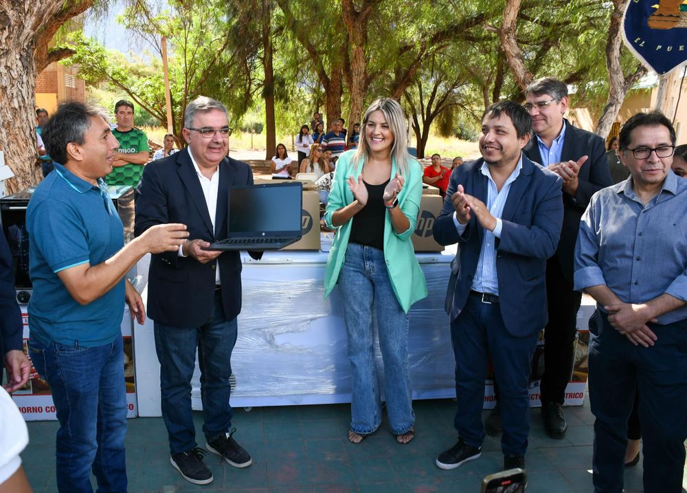 Jalil, Centurión y Noblega entregaron insumos y materiales educativos en Tinogasta2.jpg