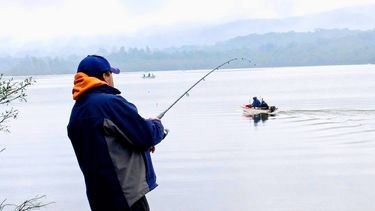 la pesca deportiva volvio a convocar a cientos de participantes en alijilan