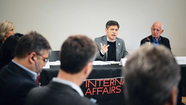 kicillof critico el modelo de milei