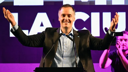 Video: militantes libertarios revelaron que les ofrecieron dinero para ir al cierre de campaña de Manuel Adorni