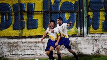 policial le gano a defensores de esquiu y es mas puntero que nunca