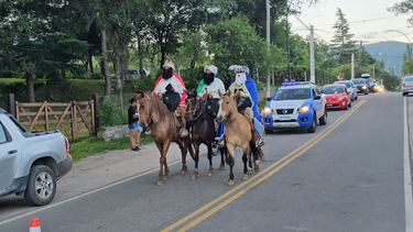 los reyes magos renovaron la magia del verano en el rodeo
