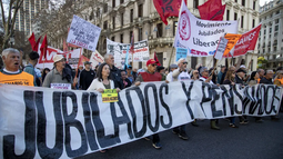 Los jubilados con sobreendeudamiento y morosos suman casi medio millón