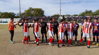 san lorenzo de alem supero en el clasico a villa cubas y es puntero del anual