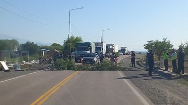 por corte de ruta, transito restringido en ruta 38, en el acceso norte a chumbicha