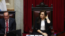 El Senado aplazó el pliego de Michelli y el oficialismo busca avanzar con el pago a los fondos buitres El Senado aplazó el pliego de Michelli y el oficialismo busca avanzar con el pago a los fondos buitres