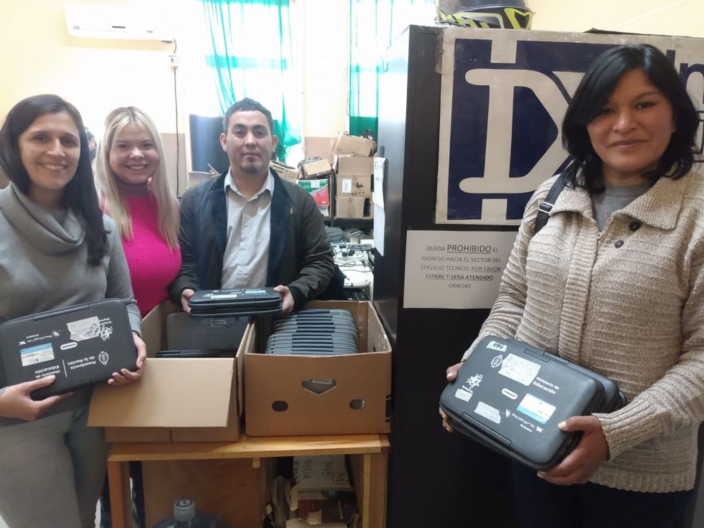 Entrega (30) net desbloqueadas Esc N° 494 Villa de Antofagasta de la Sierra.jpeg