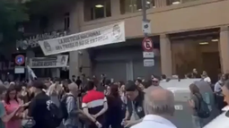 Judiciales tomaron el edificio del fuero laboral contra la reforma de Milei Judiciales tomaron el edificio del fuero laboral contra la reforma de Milei