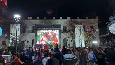 La ciudad vivió a pleno la Noche de los Paseos
